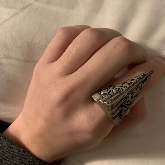 Handmade Silver Triangular Statement Ring - Picture 2 of 4